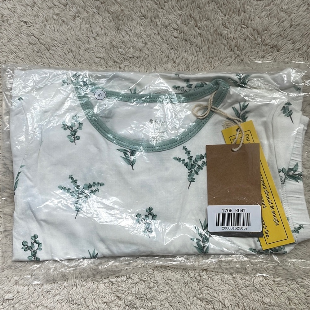 NIB Kyte Baby short sleeve pajama set in eucalyptus 4T